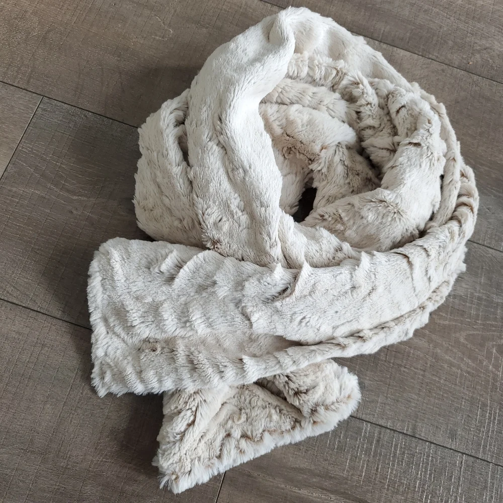 Tourance Faux Fur Soft Cozy Cream Scarf Women's